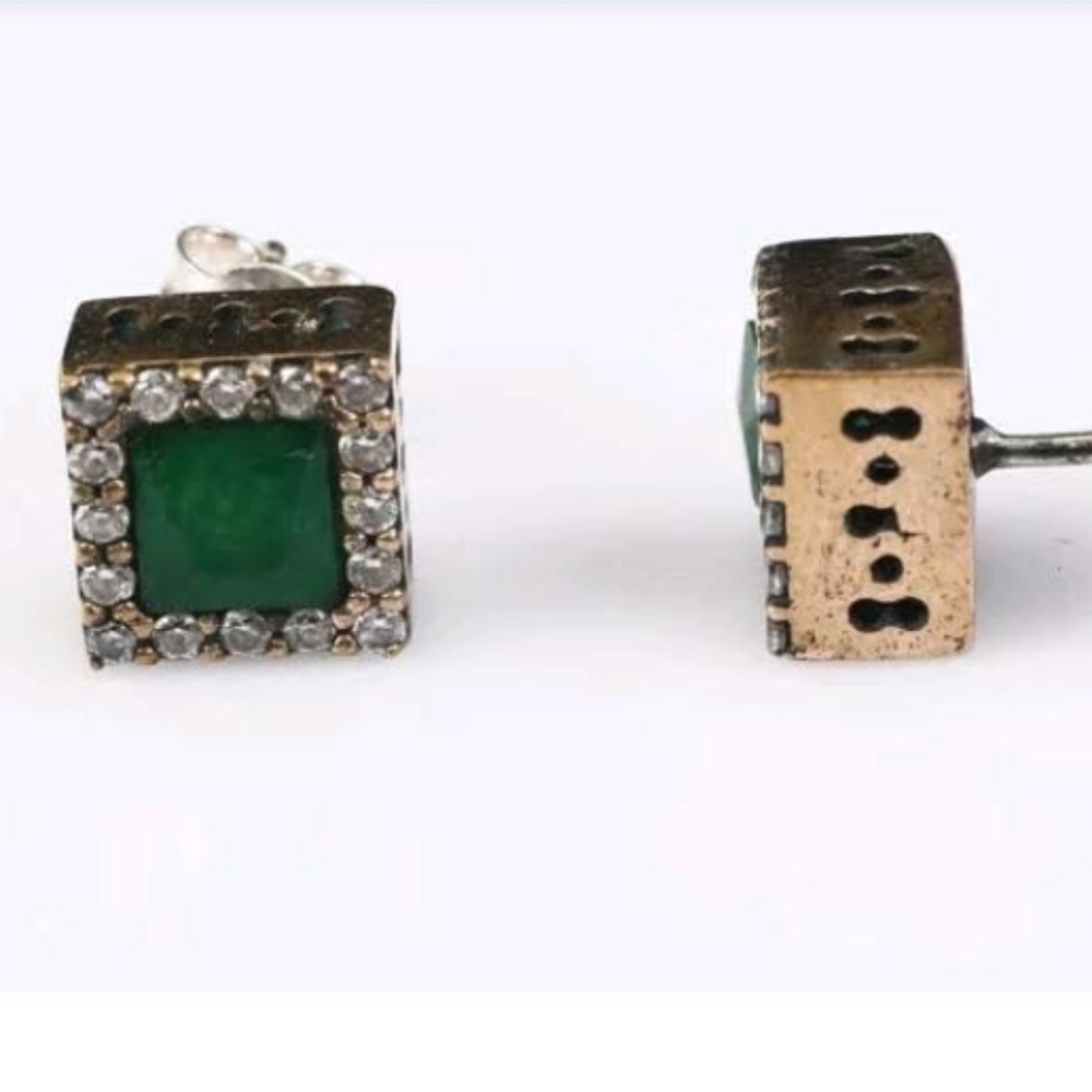 Square emerald & white topaz ear studs - Picture 4 of 4
